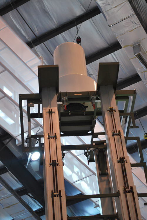 國產(chǎn)電磁環(huán)境監(jiān)測車 守護(hù)無形空間的“電波哨兵”